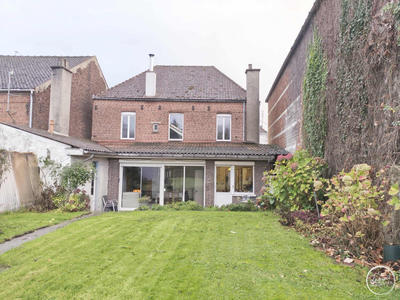 Maison - 150 m² - 8 pièces