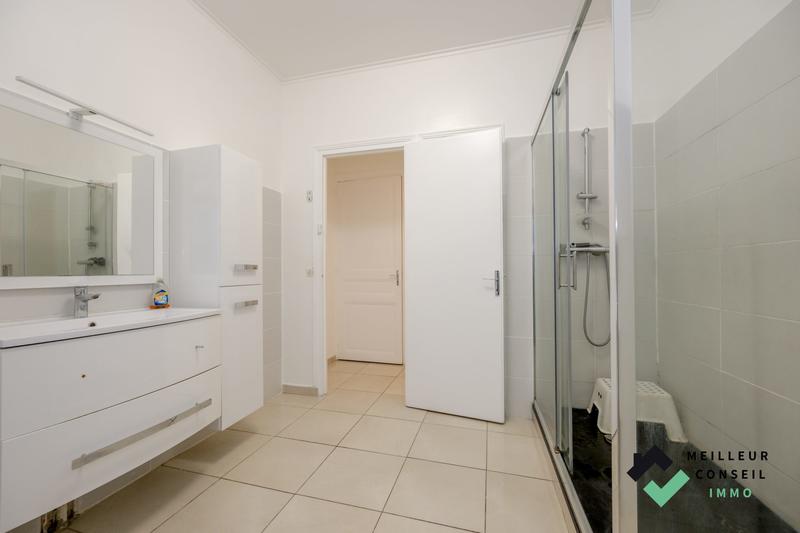 Maison - 180 m² - 6 pièces