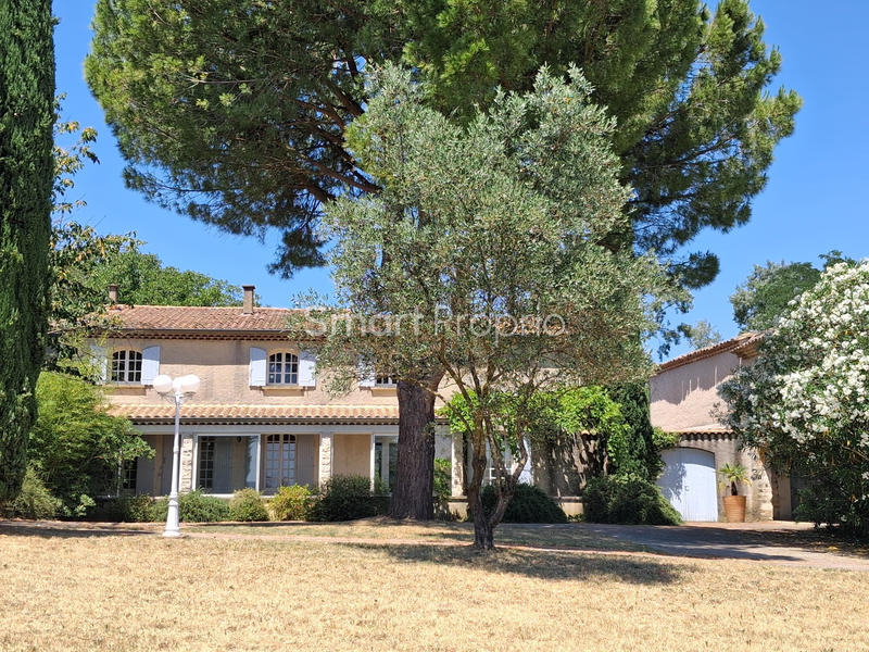 Propriété - 230 m² - 7 pièces