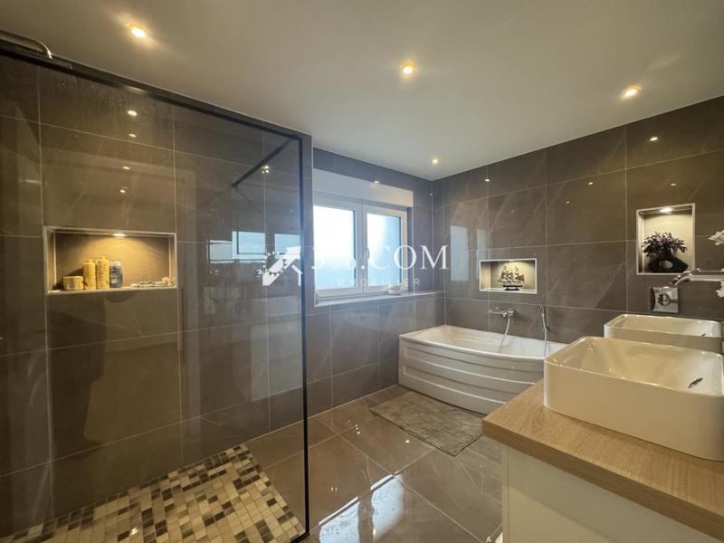 Maison d'architecte - 154 m² - 6 pièces