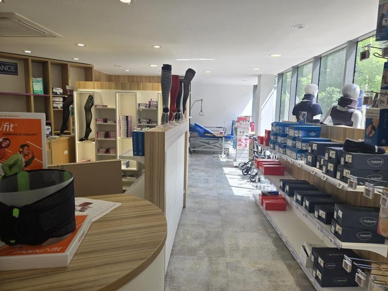 Local commercial - 600 m² - 15 pièces