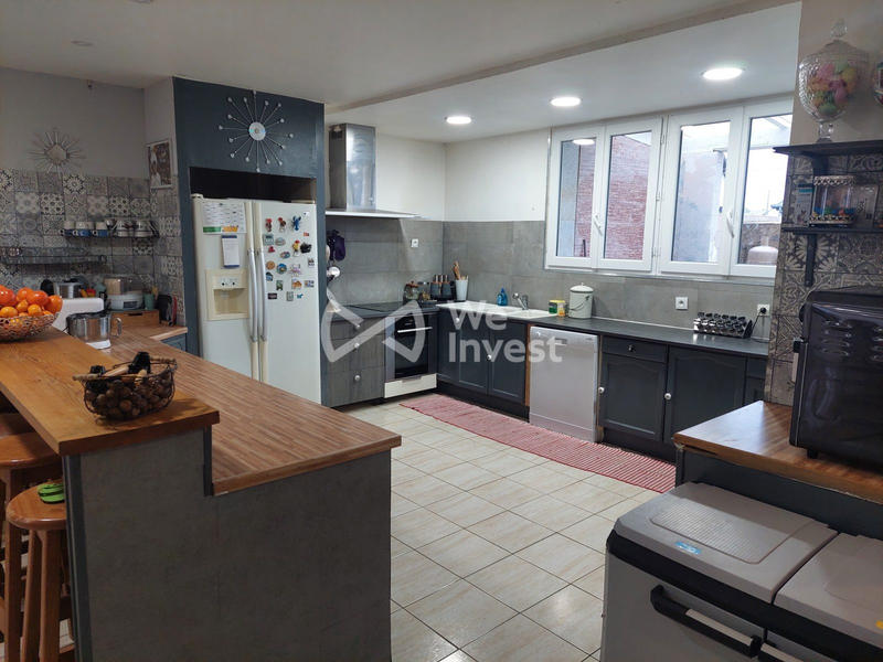 Maison - 223 m² - 7 pièces