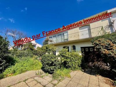 Villa - 152 m² - 6 pièces