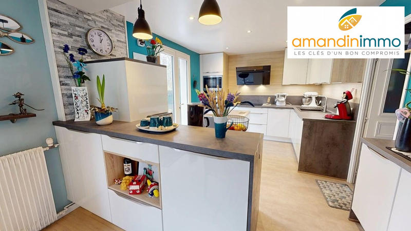 Maison - 98 m² - 7 pièces