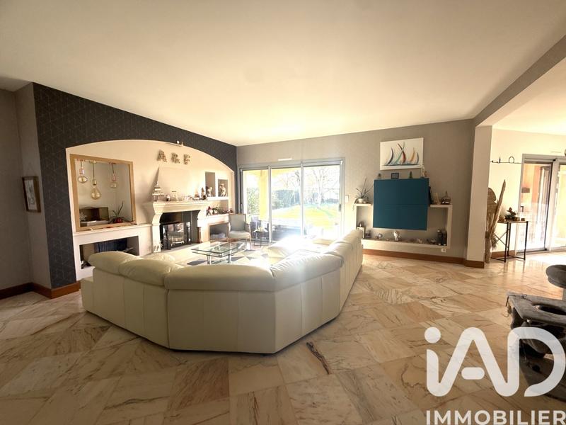 Maison de maîtres - 360 m² - 8 pièces