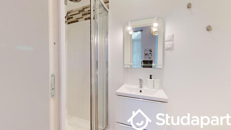 Chambre - 13 m² - 1 pièce