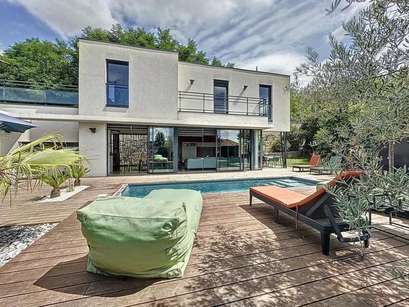 Maison - 140 m² - 5 pièces