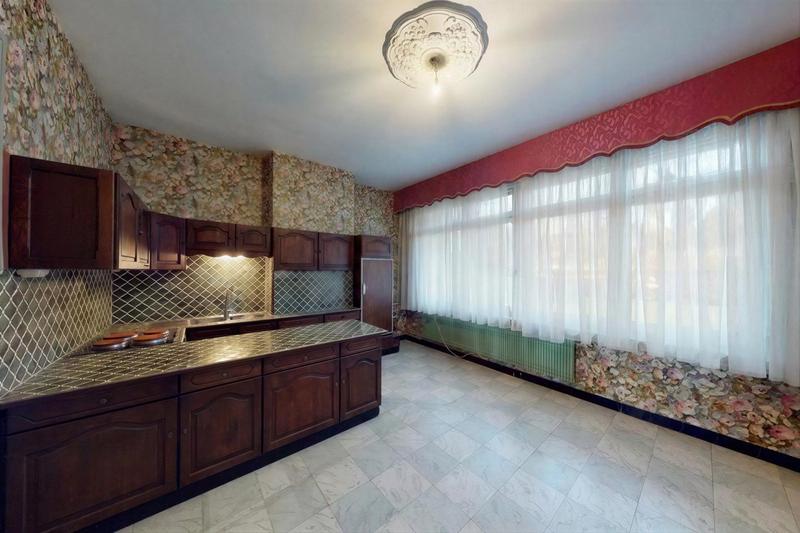 Maison - 236 m² - 9 pièces