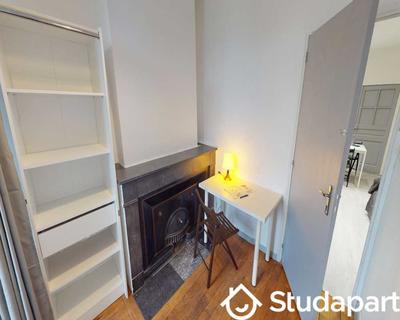 Chambre - 90 m² - 1 pièce