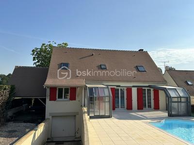 Maison traditionnelle - 160 m² - 6 pièces