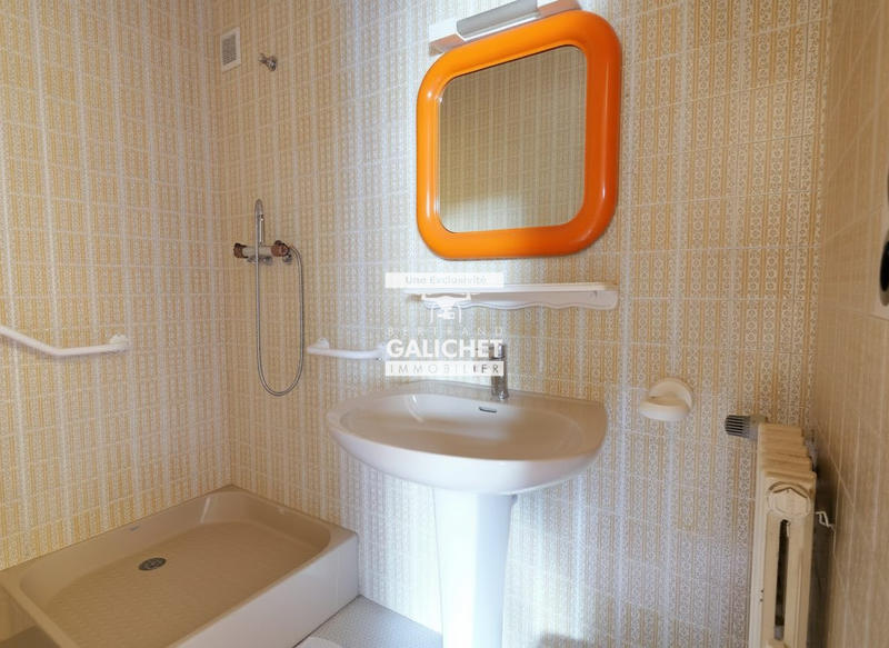 Maison - 412 m² - 8 pièces