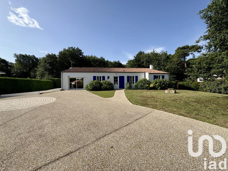 Maison - 225 m² - 9 pièces