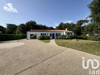 Maison - 225 m² - 9 pièces