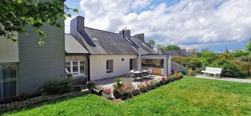 Maison - 218 m² - 9 pièces