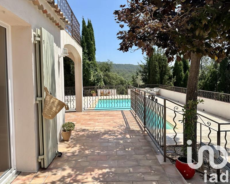 Maison - 230 m² - 6 pièces