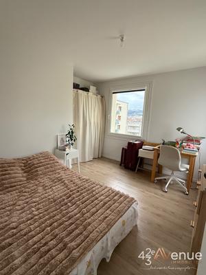 Appartement - 101 m² - 4 pièces