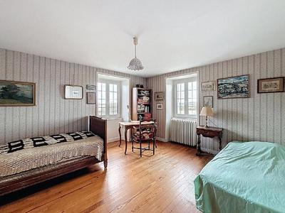 Maison - 158 m² - 8 pièces