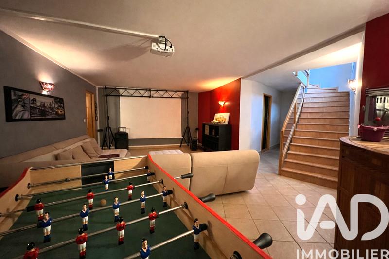 Maison - 244 m² - 9 pièces
