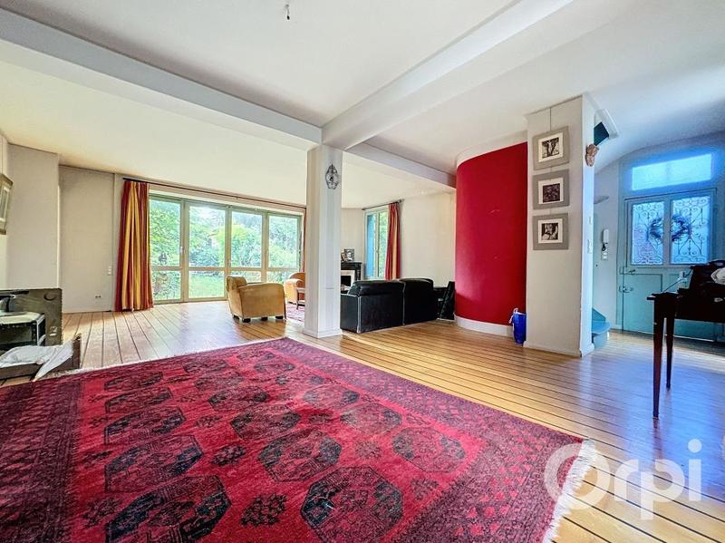 Maison - 180 m² - 6 pièces