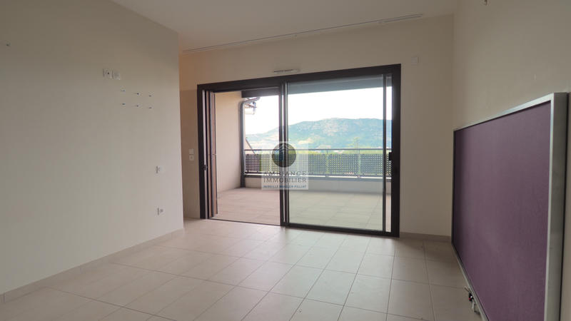 Appartement - 99 m² - 4 pièces