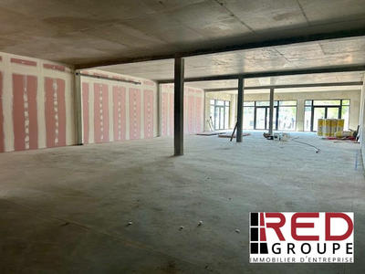 Local commercial - 322 m² - 1 pièce