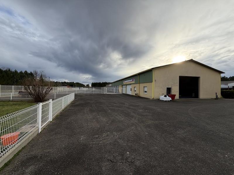 Entrepôt - 5 415 m²