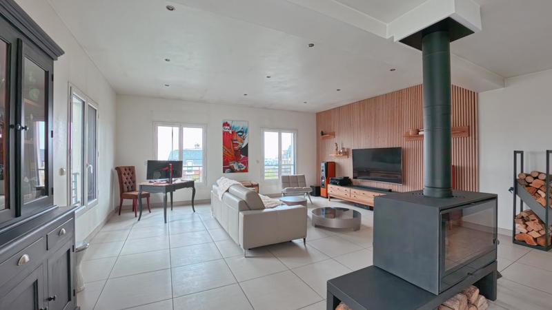 Pavillon - 235 m² - 7 pièces