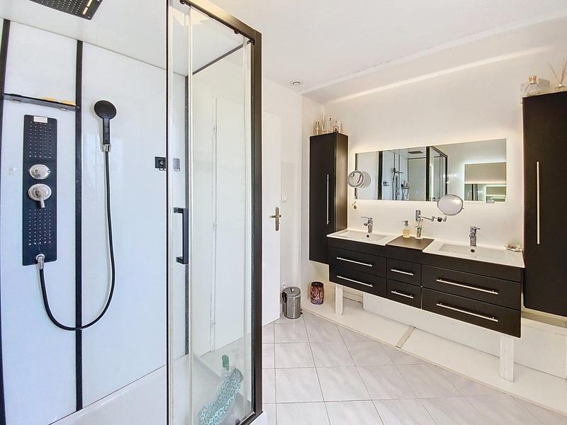 Villa - 130 m² - 5 pièces