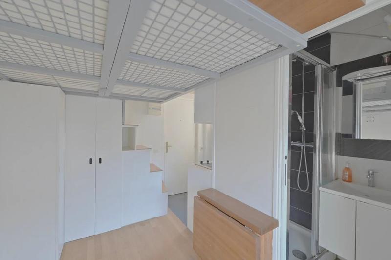 Studio - 10 m² - 1 pièce