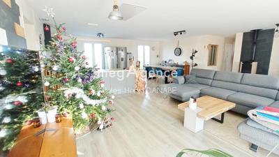 Maison - 102 m² - 4 pièces