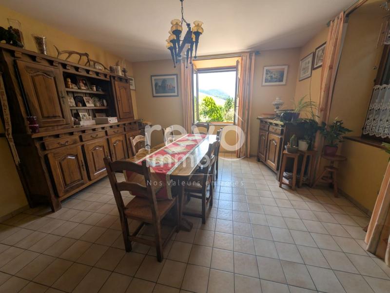 Maison - 180 m² - 7 pièces