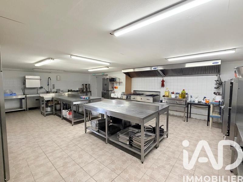 Maison - 1 540 m² - 14 pièces