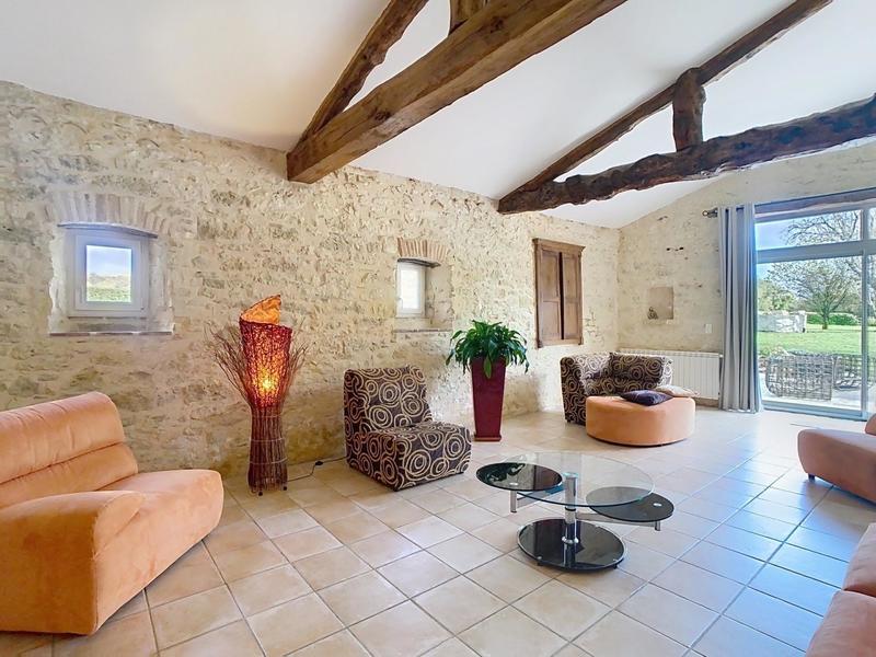Maison - 252 m² - 5 pièces