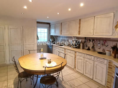 Maison - 283 m² - 9 pièces