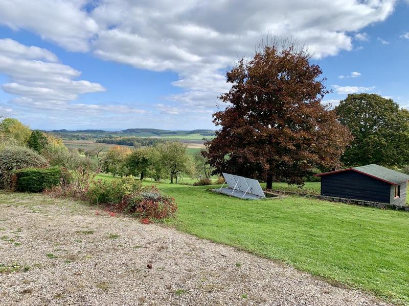 Maison - 331 m² - 9 pièces