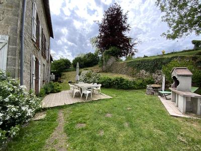 Maison - 235 m² - 9 pièces