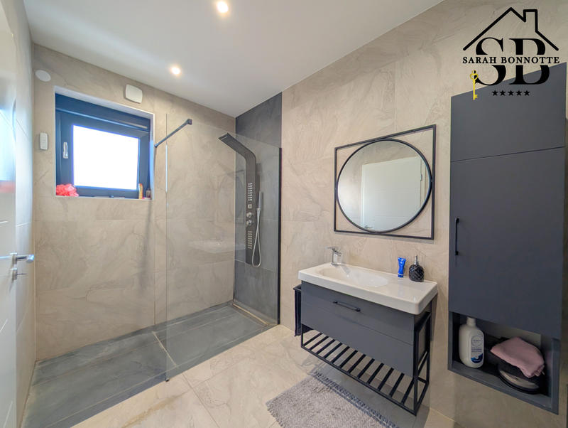 Maison - 145 m² - 5 pièces