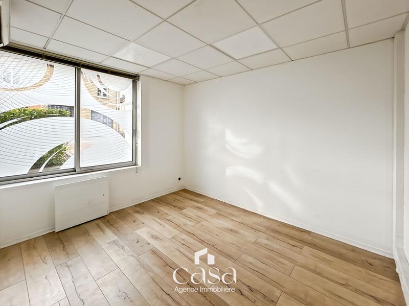 Local commercial - 130 m² - 1 pièce