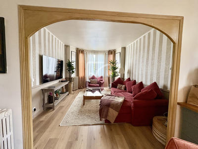 Maison - 200 m² - 8 pièces