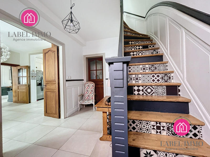 Maison - 200 m² - 10 pièces