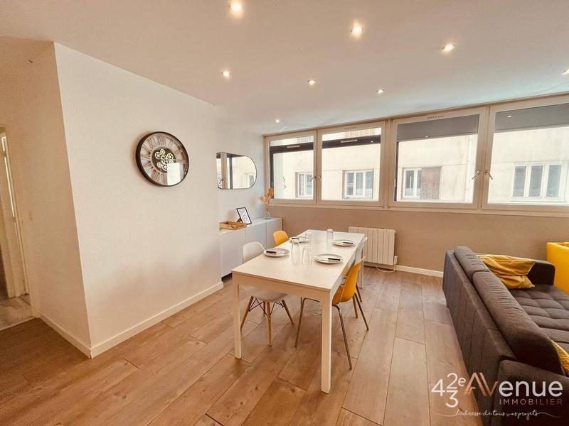 Appartement - 80 m² - 4 pièces