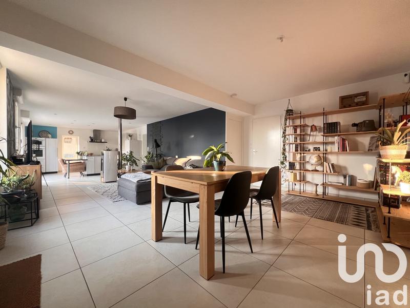 Maison - 210 m² - 10 pièces