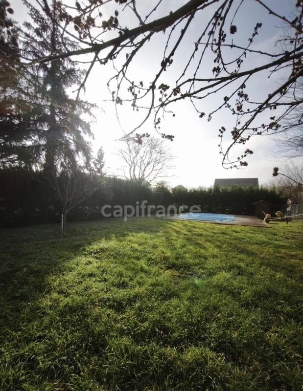 Maison - 210 m² - 10 pièces