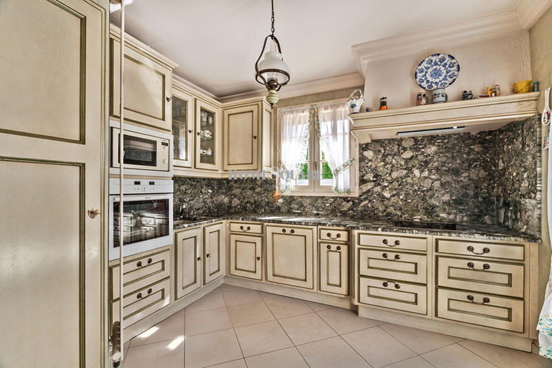 Maison - 193 m² - 10 pièces