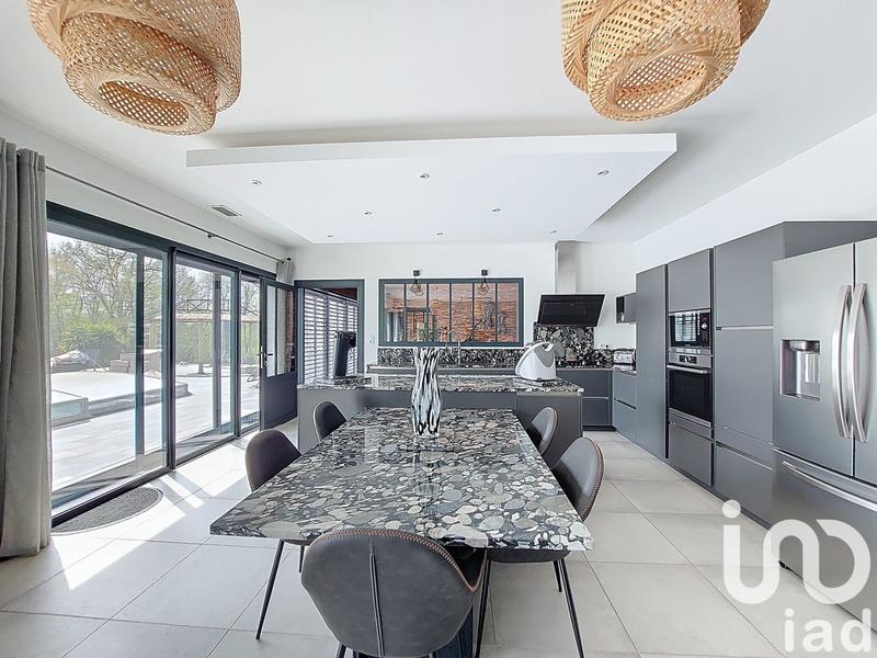 Maison - 206 m² - 7 pièces