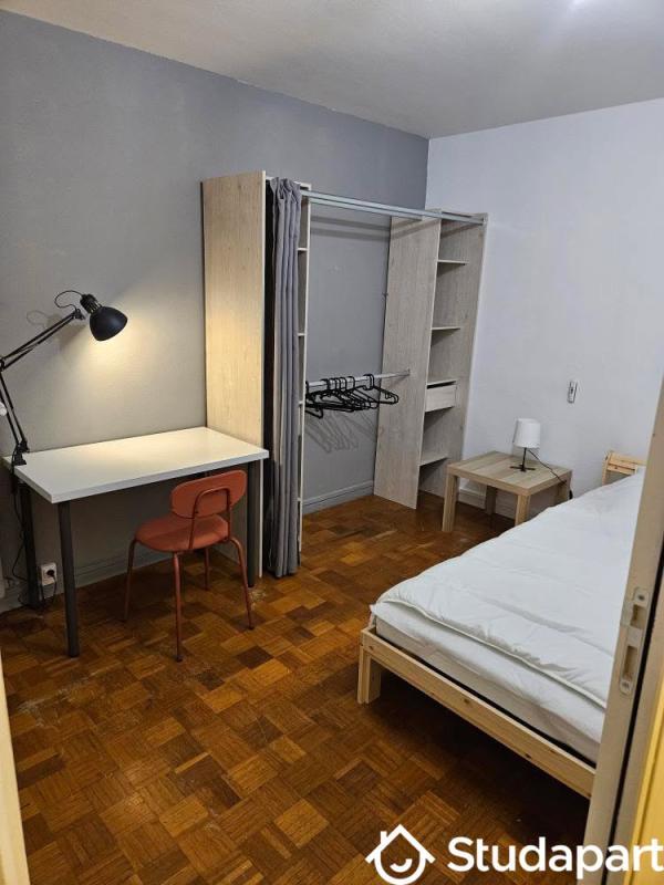 Chambre - 11 m² - 1 pièce