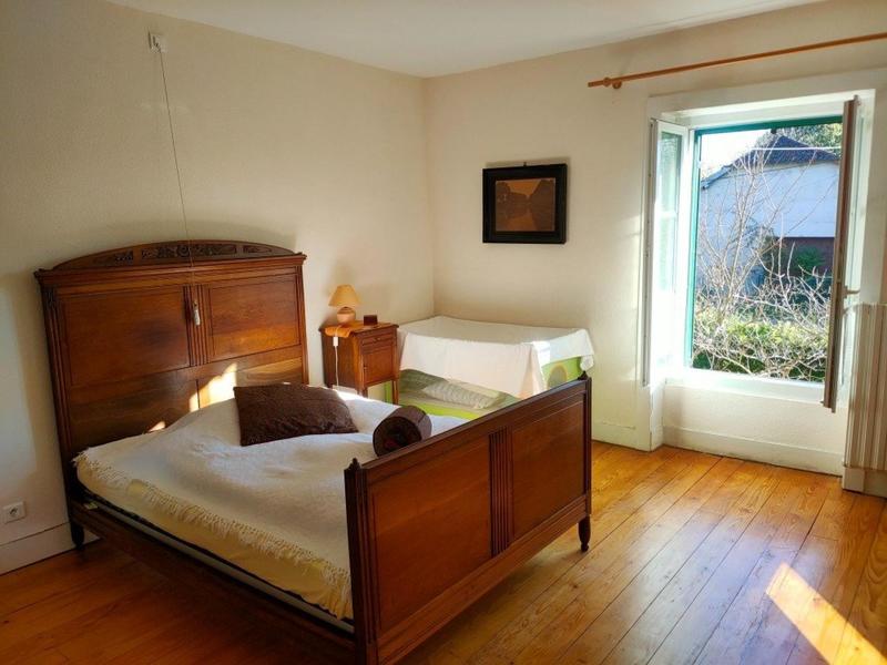 Maison - 241 m² - 8 pièces