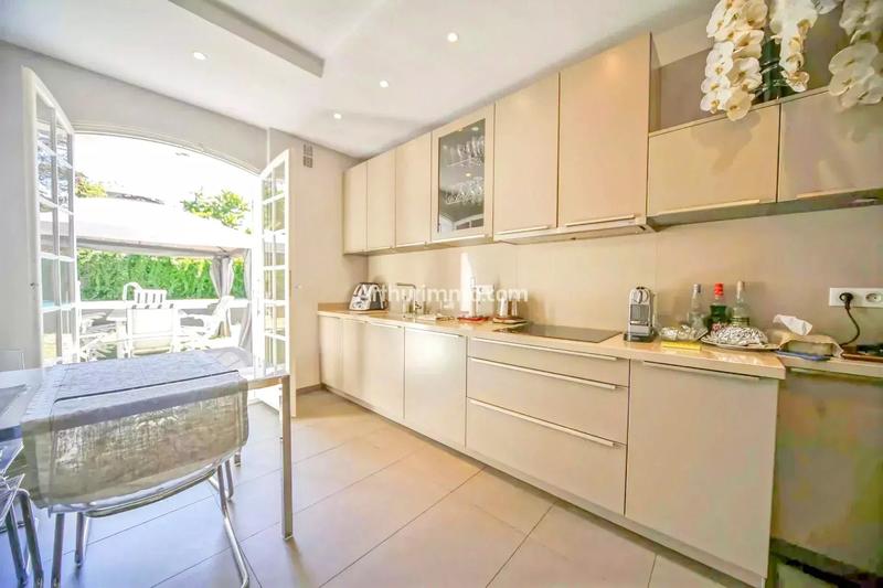 Maison - 189 m² - 7 pièces