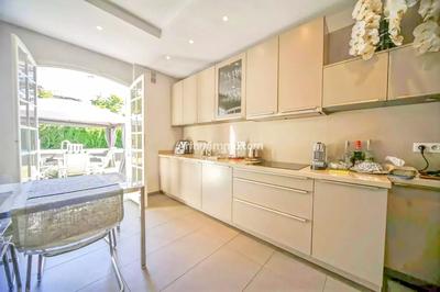 Maison - 189 m² - 7 pièces