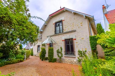 Maison - 233 m² - 9 pièces